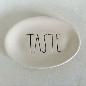 NWOT! Rae Dunn Artisan Collection Small Serving Plate or Spoon Rest